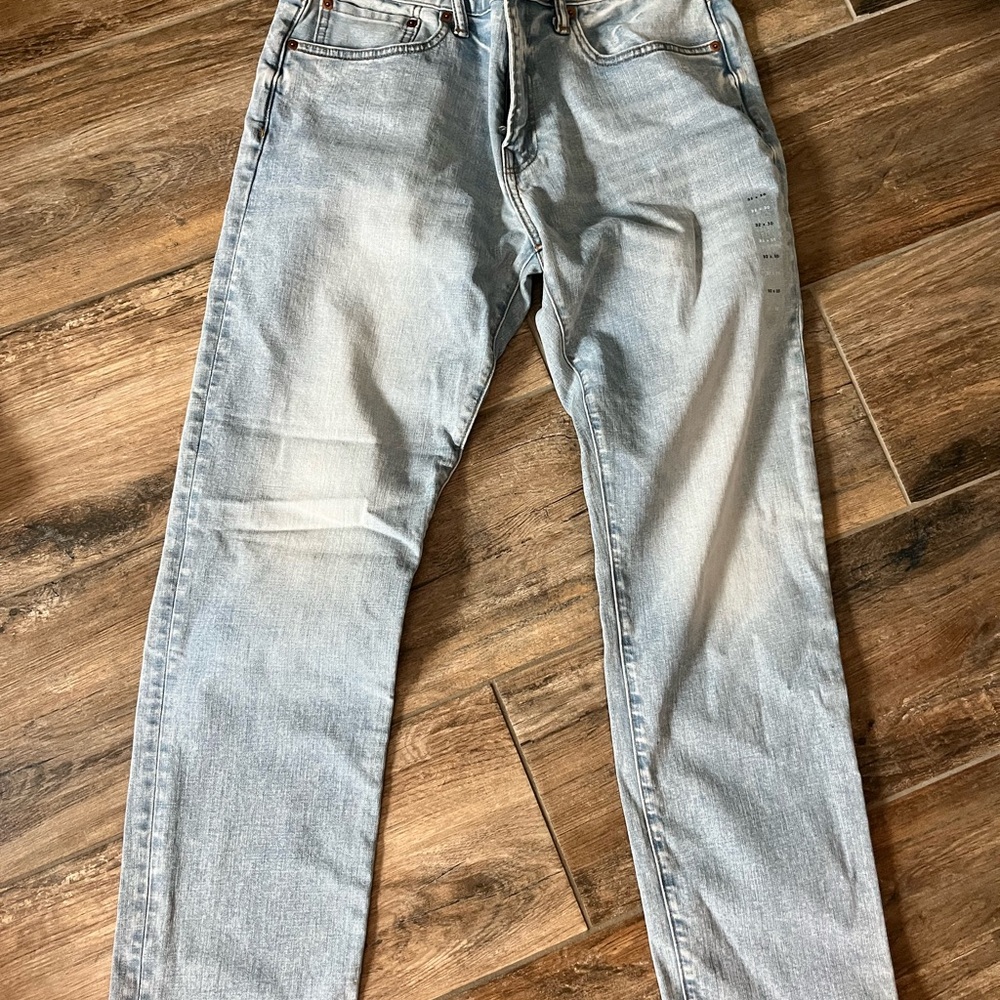 GAP Women's Straight Leg Jeans in Light Blue Denim